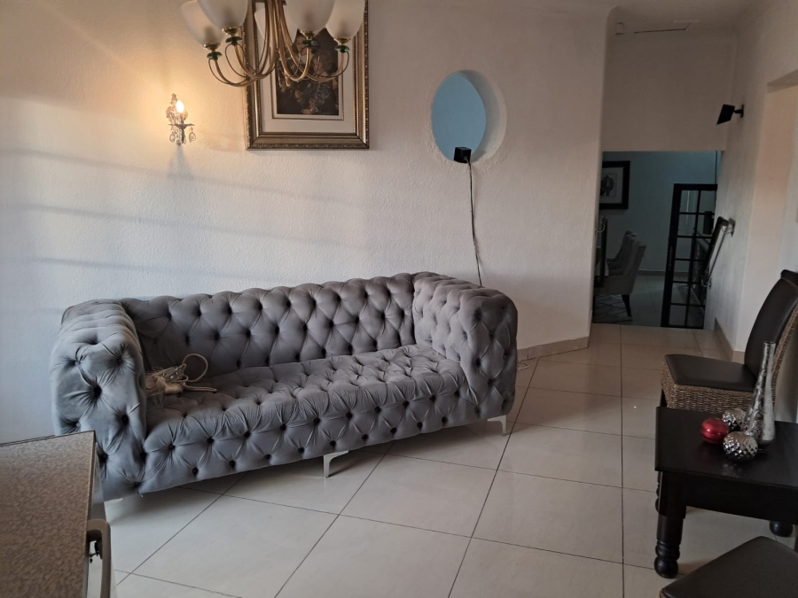6 Bedroom Property for Sale in Safari Gardens North West